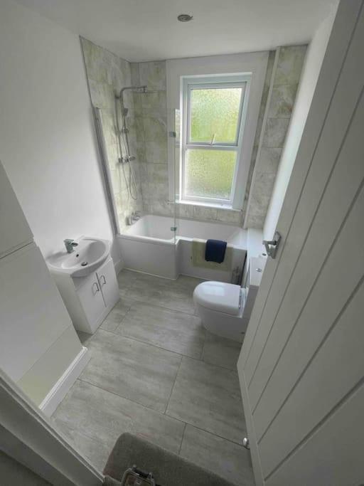 Modern 2 Bedroom Terraced House Dover Exterior foto